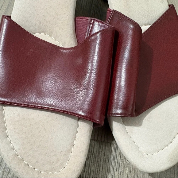 Croft & Barrow Women’s Size 8M Volume Red Slide Sandal Heeled Mule Cushioned - Picture 3 of 7